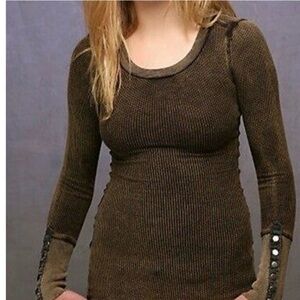 We the Free olive greeen thermal long sleeve size L